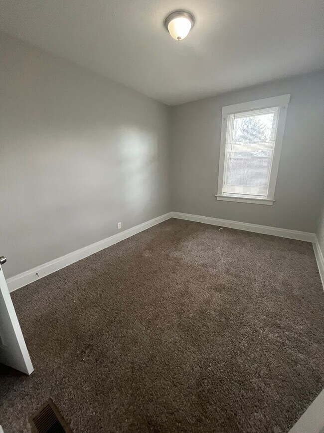 Building Photo - 4805 Eastern Ave