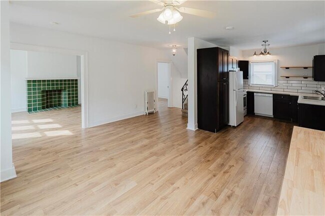 Building Photo - 511 Woodbourne Ave