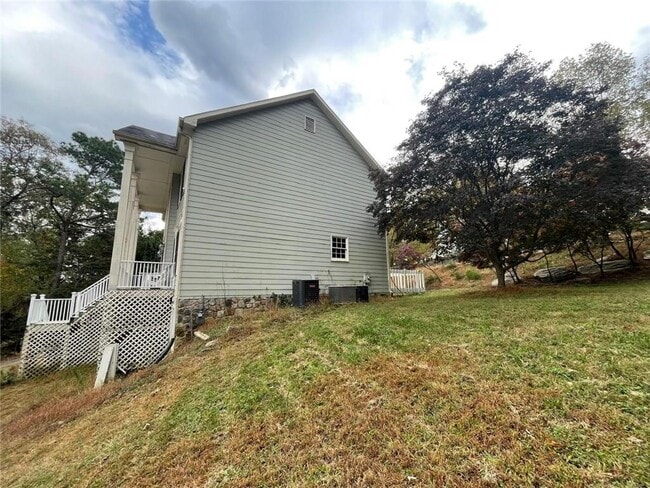 Building Photo - 156 Plantation Trce