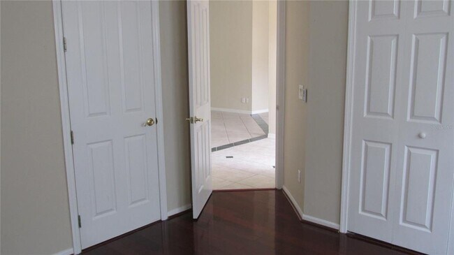 Building Photo - 8807 Oak Landings Ct
