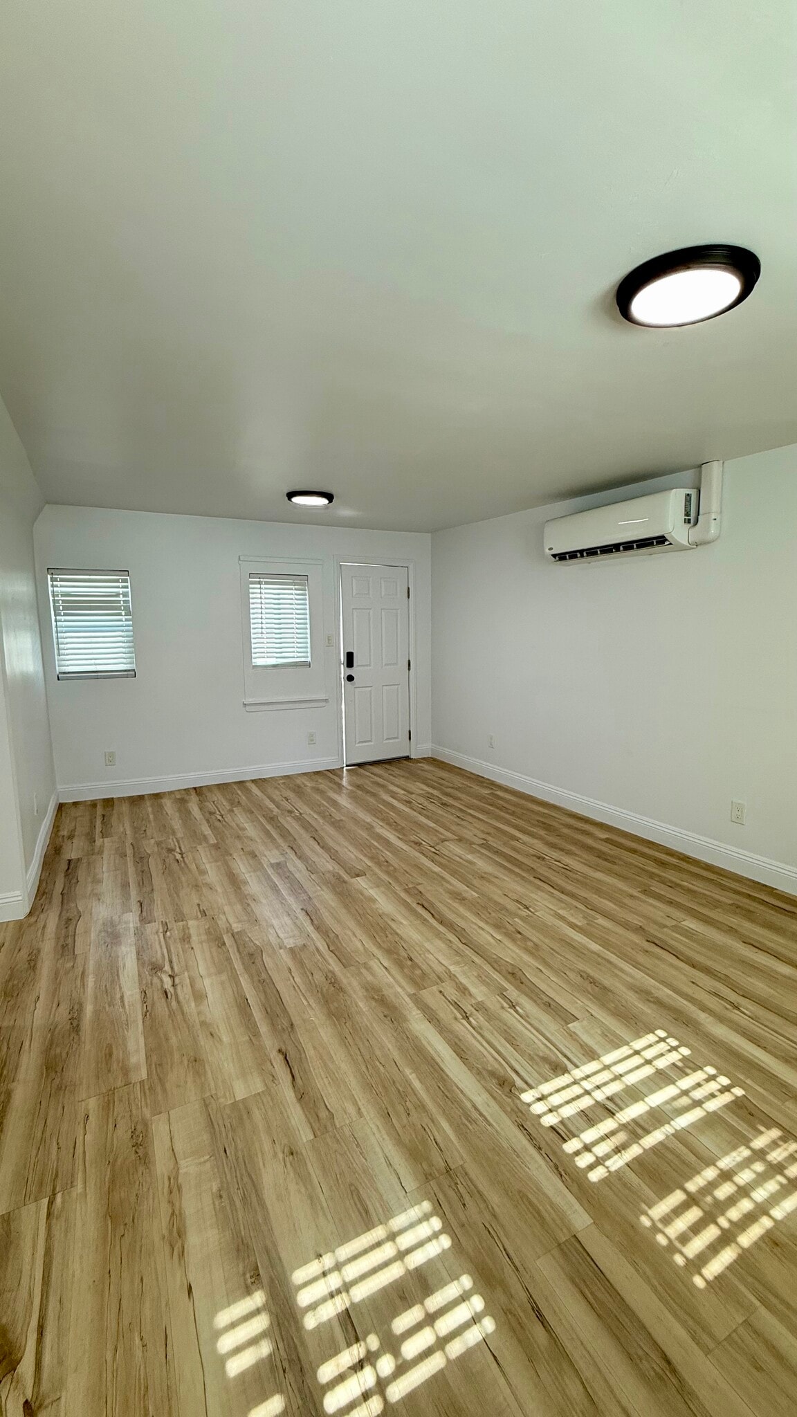 Building Photo - 2622 Lime Ave
