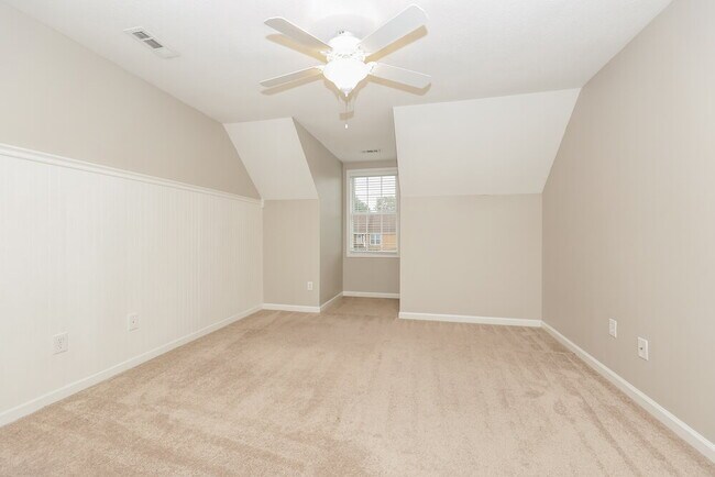 Building Photo - 3013 Candlelite Dr