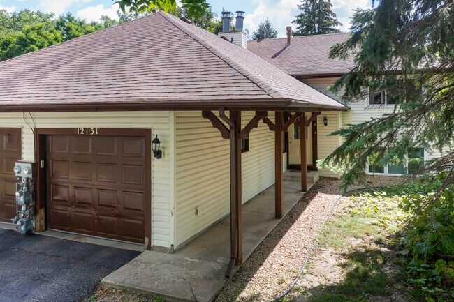 Building Photo - 12131 62nd Ave N