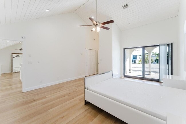 Building Photo - 665 Jeffery St