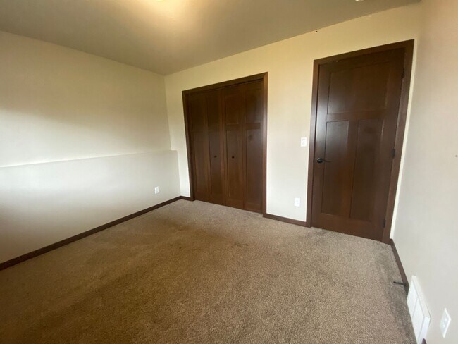 Building Photo - 3-Bed, 3-Bath Single Family Home in Moorhead!