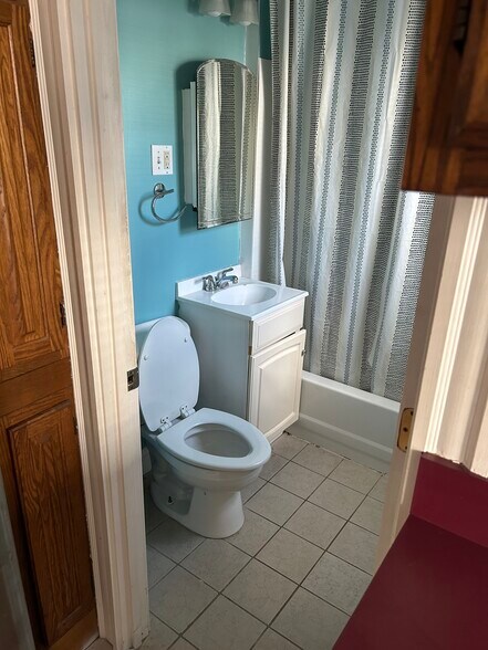 Building Photo - 11 Lincoln Rd