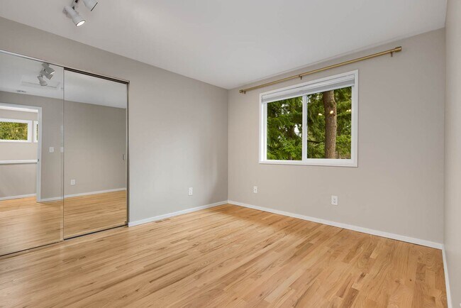 Building Photo - 11402 NE 103rd St