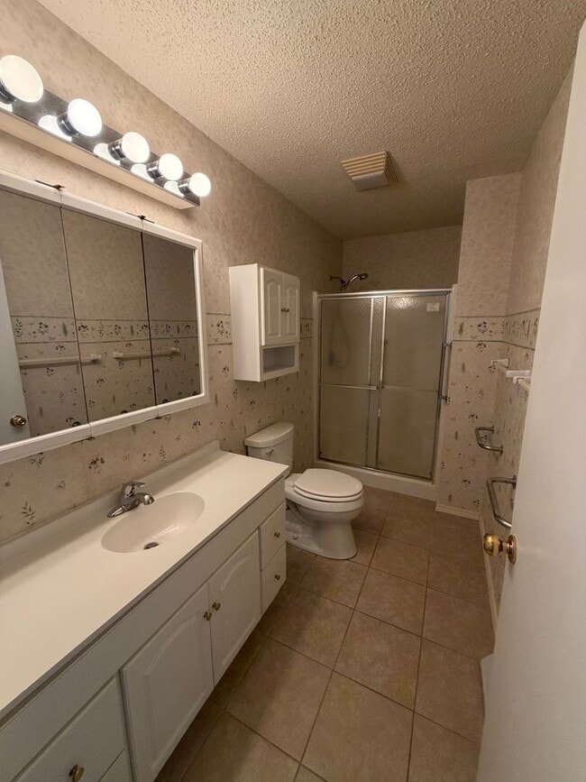 Building Photo - 3 Bedroom | 1 Bathroom | 2 Car Garage | Springfield MO!