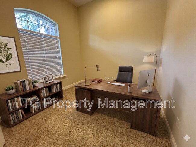 Building Photo - 157 Cloisterbane Dr