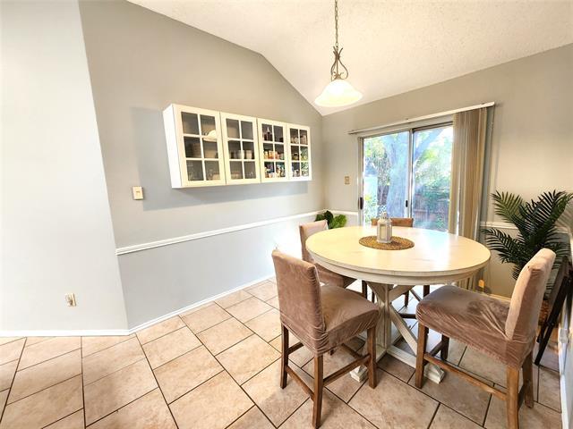 Building Photo - 1721 Ingleside Dr