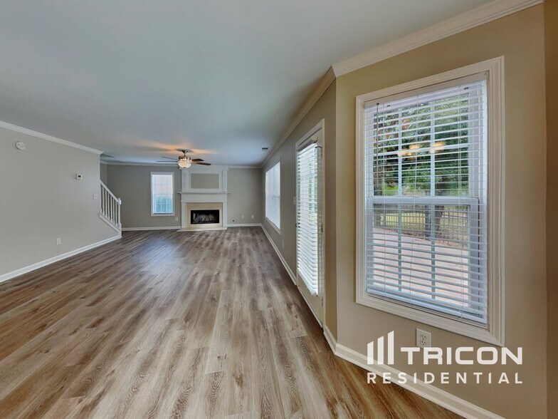 Building Photo - 9260 Carnes Estates Dr