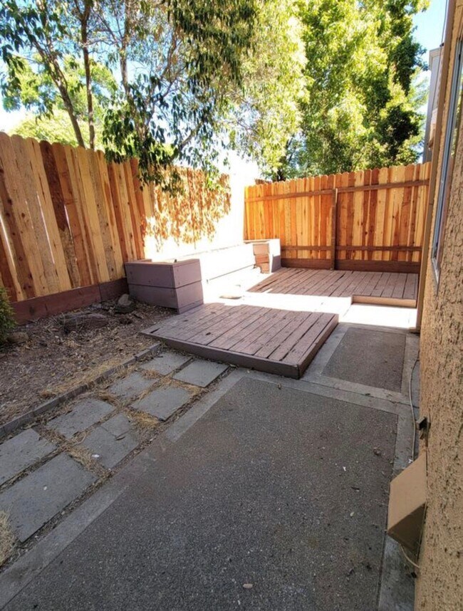Building Photo - 2249 Fallwater Ln
