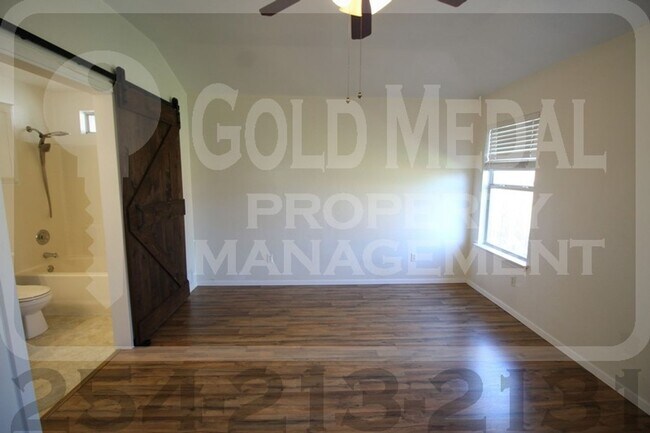 Building Photo - Beautiful 3-bed, 2-bath home now available...