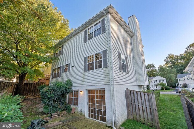 Building Photo - 10004 Georgian Woods Ct