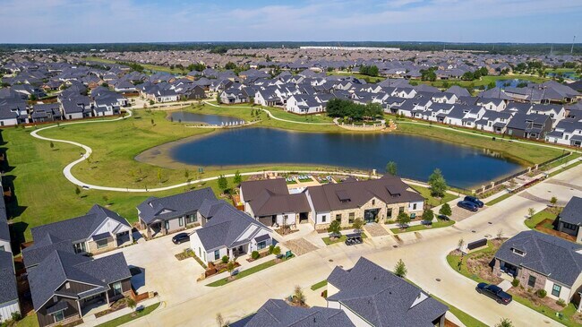 Building Photo - 14915 Sparrows Nest Ln