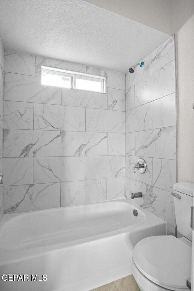 Building Photo - 2513 Red Sails Dr