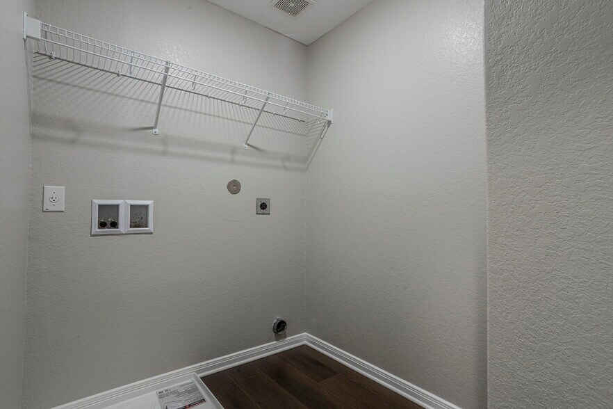 Building Photo - 6742 Sabinal