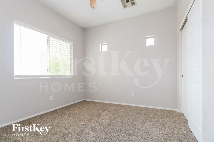 Building Photo - 9918 W Bloch Rd