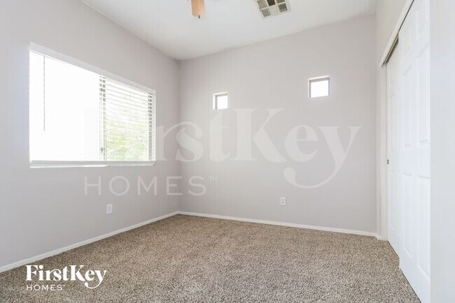 Building Photo - 9918 W Bloch Rd