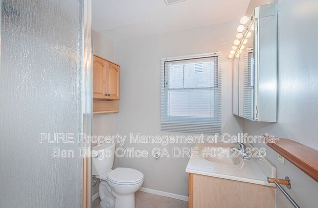 Building Photo - 6517 Delbarton St