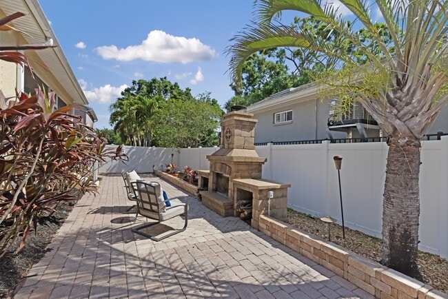 Building Photo - 7410 S Fitzgerald St