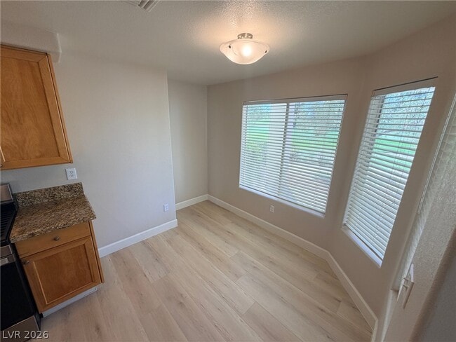 Building Photo - 7605 Rolling View Dr