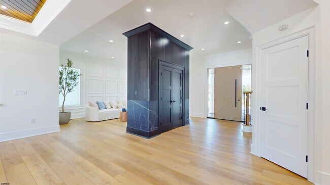 Building Photo - 31 Seaside Ct