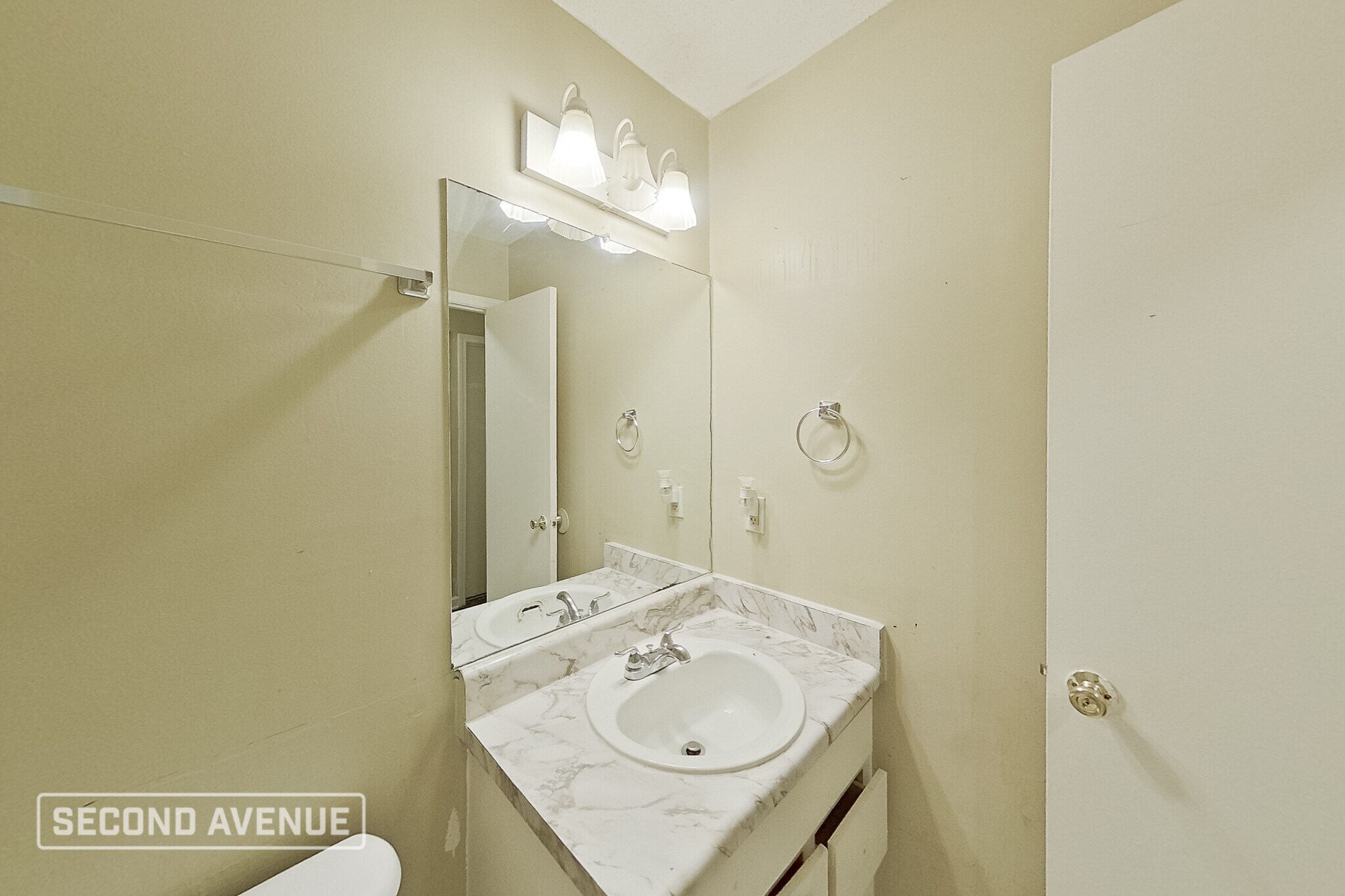 Building Photo - 5792 Jardin Pl