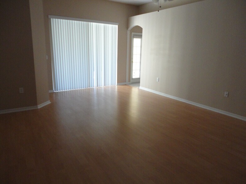 Building Photo - 30450 Wrencrest Dr