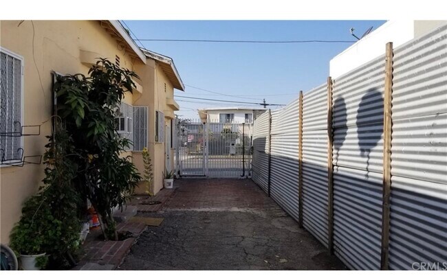 Primary Photo - 8710 Avalon Blvd