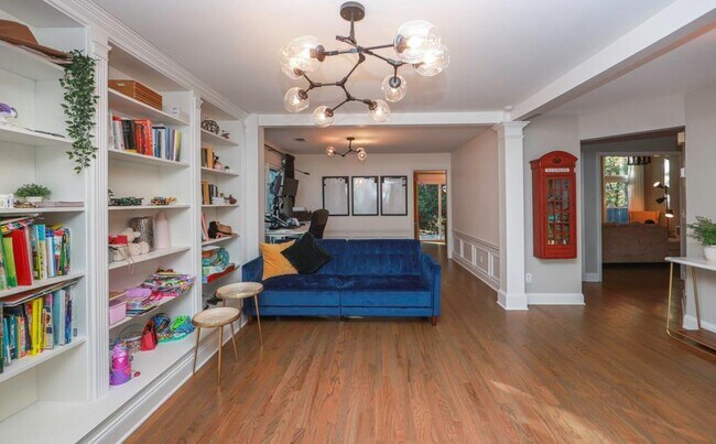 Building Photo - 9900 Barston Ct