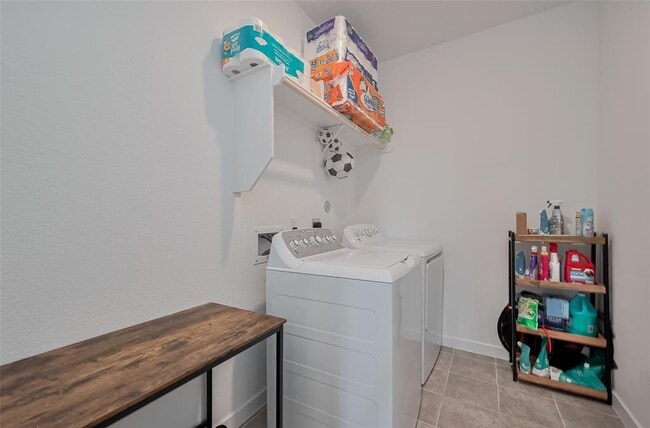Building Photo - 21611 Shadowbrook Birch Dr