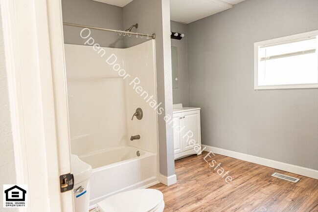 Building Photo - 2 bedroom home now available