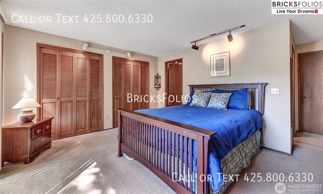 Building Photo - Remarkable Redmond Home - Walk to Microsof...