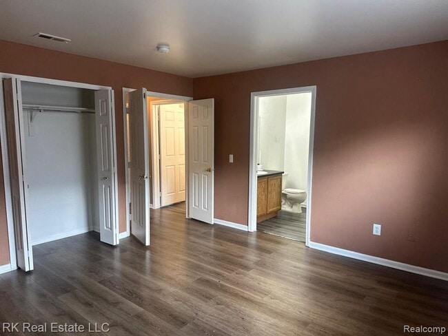 Building Photo - 3581 Reeves Dr