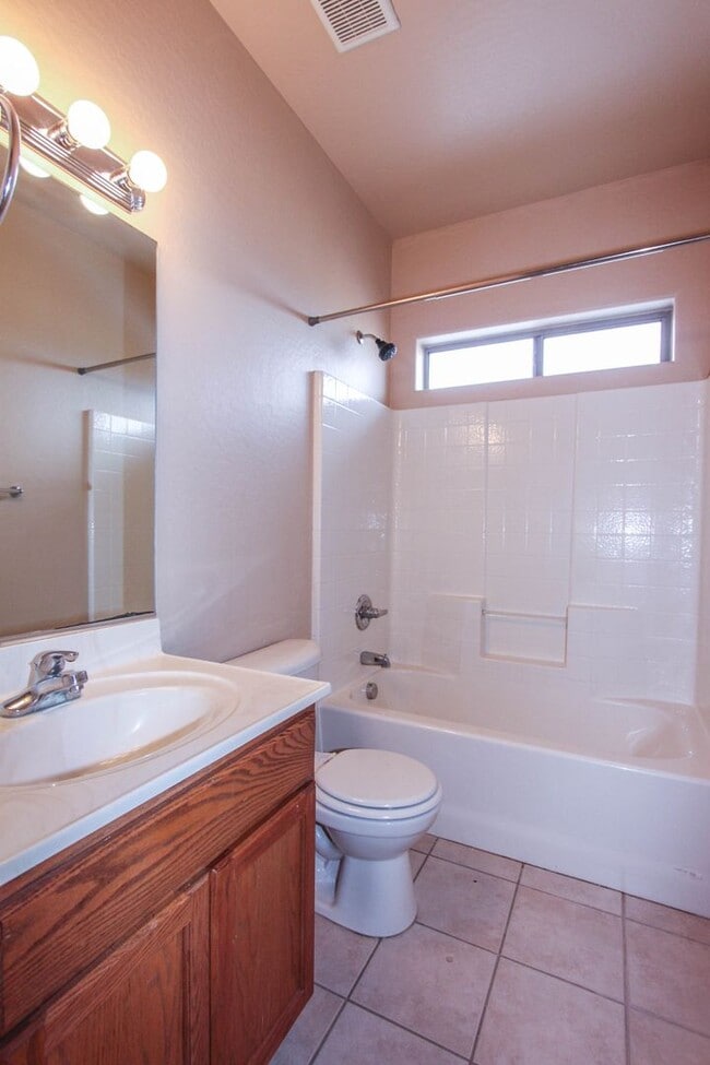 Building Photo - 4400 N Phillip Dr