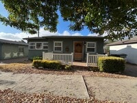 Building Photo - Charming 2+1 house for rent with small yar...