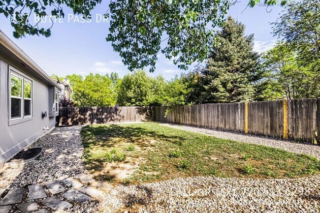 Building Photo - 737 Butte Pass Dr