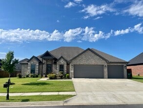 Building Photo - 1341 Little Osage Ln