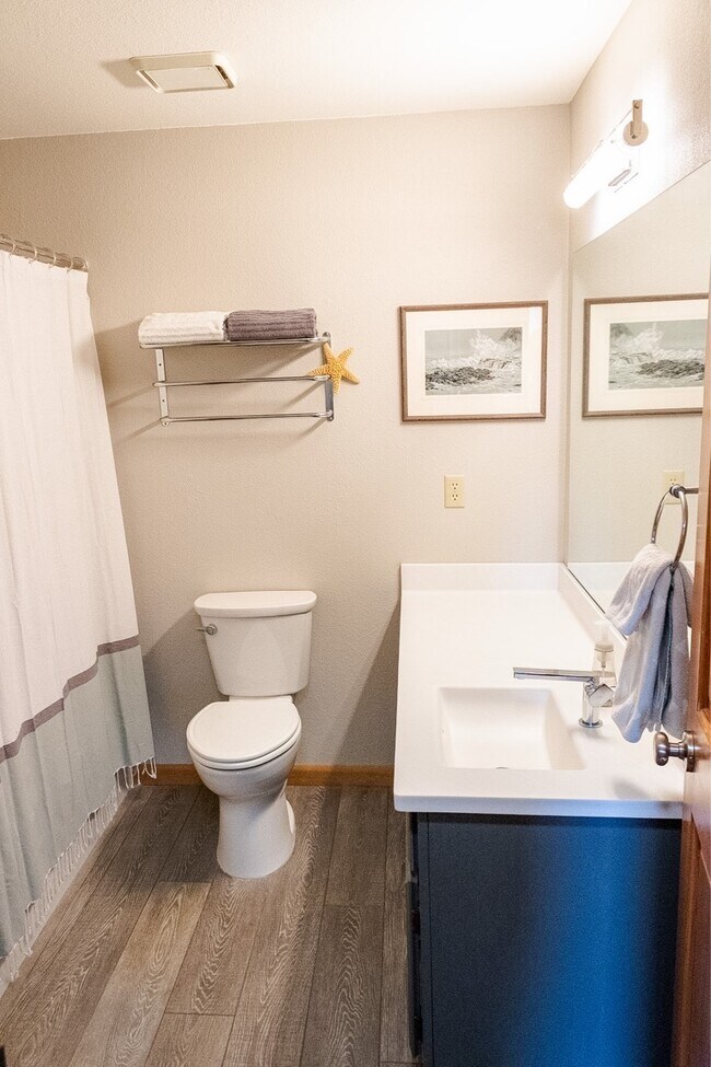 Building Photo - 2905 NE 26th St