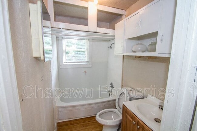 Building Photo - 414 Rotary