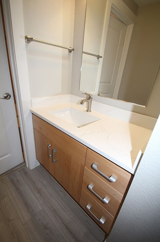 Building Photo - REMODELED KIRKLAND 2 BED CONDO FOR RENT W ...