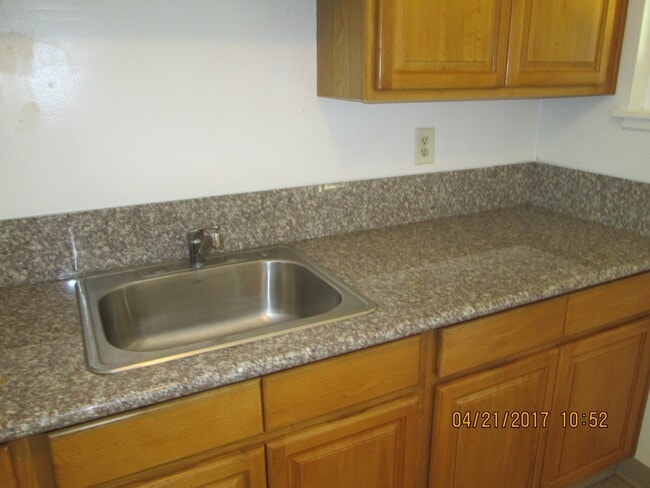 Building Photo - 185 Kendal St