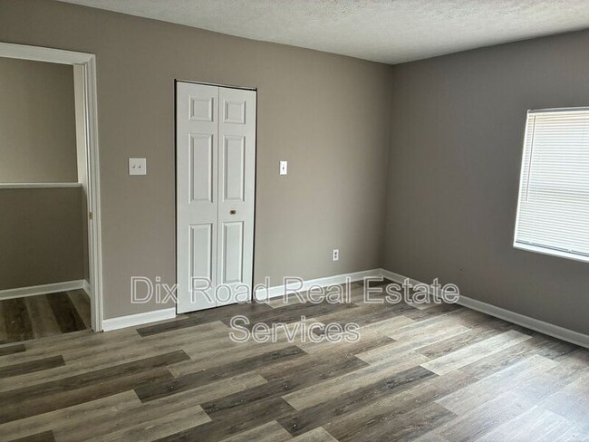 Building Photo - 715 Lorain Ave