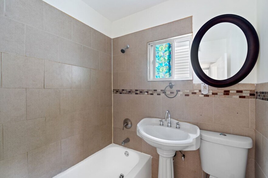 Building Photo - 14-16 Treacy Avenue, 2