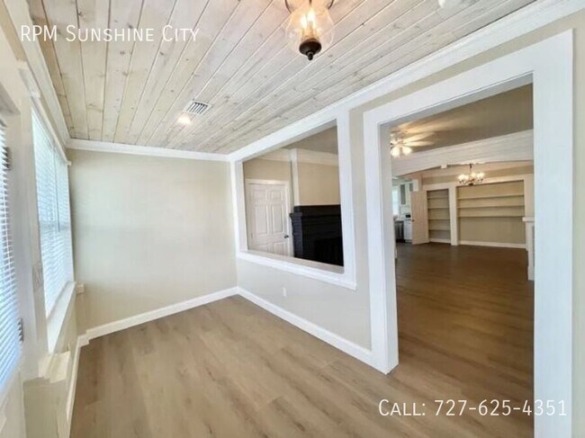 Building Photo - 7700 Boca Ciega Dr