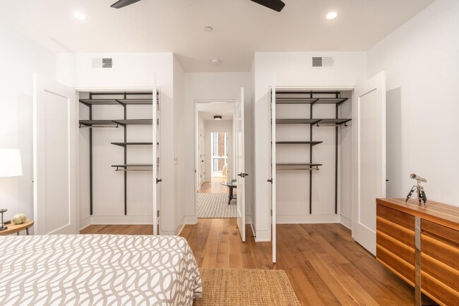 Building Photo - 103 17th St SE