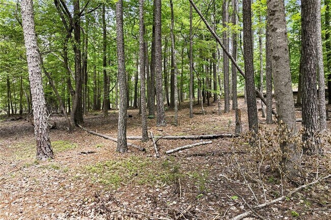 Building Photo - 3735 Smithtown Rd