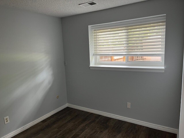 Building Photo - 16570 E Dickenson Pl