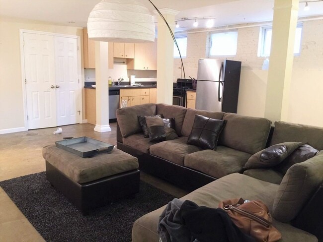 Building Photo - 72 Frankfort St